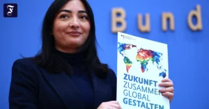 denkt-global-ministerin.webp.webp