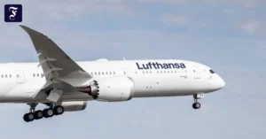 ein-lufthansa-flugzeug-des.webp.webp