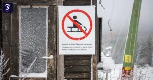 ein-schild-verbietet-das.webp.webp