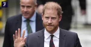 prinz-harry-auf-dem-weg-ins.webp.webp