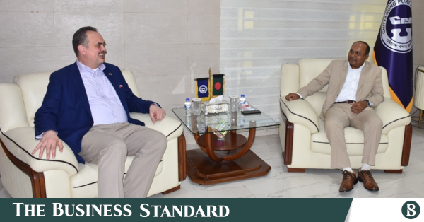 us_ambassador_brent_tchristensen_chattogram_port_authority_chairman.png