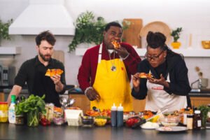 23FD-PIZZA-INTERVIEW-thefallandriseofreggiedikins-gbhq-articleLarge.jpg