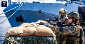 bundeswehrsoldaten-sichern-bei.webp.webp
