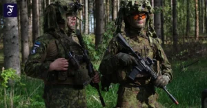 estnische-soldaten-bei-der.webp.webp