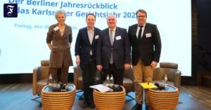 im-publikum-hoerten-amtierende.webp.webp