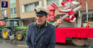 jacques-tilly-vor-seinem-putin.webp.webp