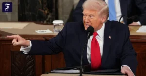 trump-waehrend-seiner-rede-zur.webp.webp