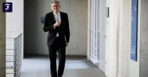 1773853345_wolfram-weimer-staatsminister.webp.webp