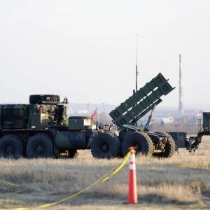 Patriot-missile-launcher-seen-in-Poland-AP-737baf55ee18e54330eebbdf391be5bd.jpg