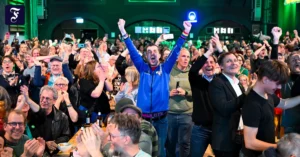 anhaenger-der-gruenen-jubeln.webp.webp