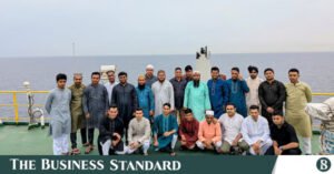 bd_stranded_sailors.jpg