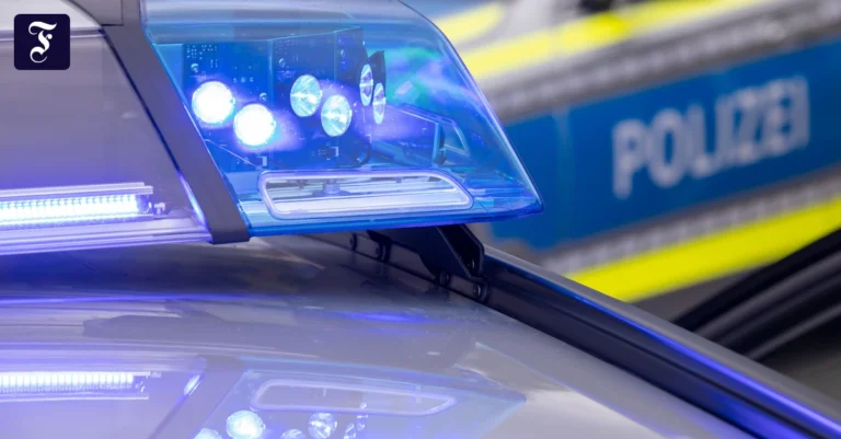 blaulicht-eines-polizeiautos.webp.webp
