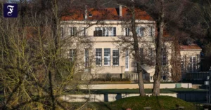 blick-auf-ein-gaestehaus-in.webp.webp