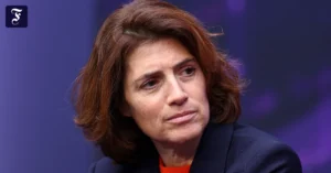 die-orange-geschaeftsfuehrerin.webp.webp