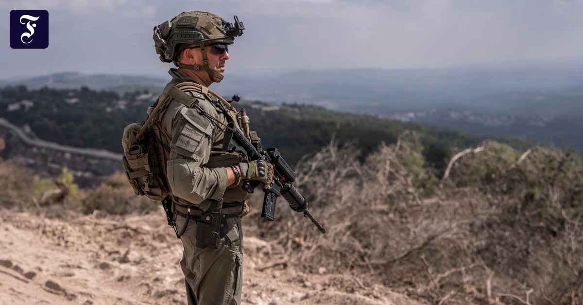ein-israelischer-soldat-steht.webp.webp