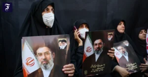frauen-am-montag-in-teheran.webp.webp