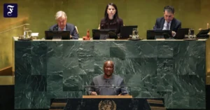 ghanas-praesident-john-dramani.webp.webp