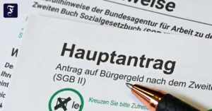 im-jobcenter-liegt-ein-antrag.webp.webp