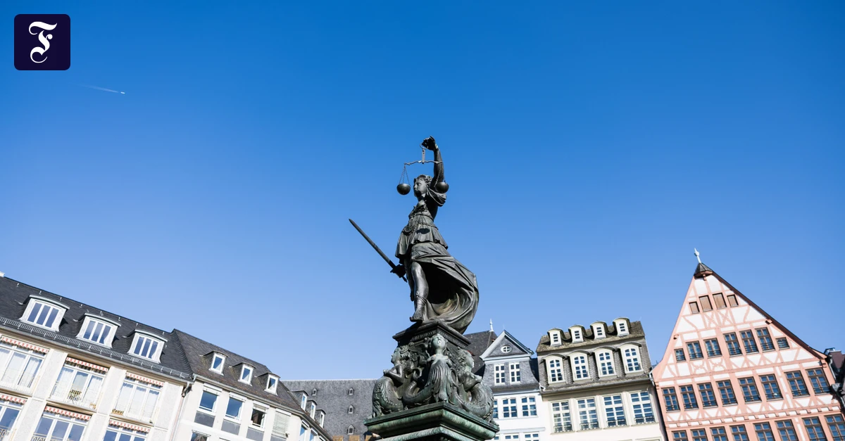 justitia-brunnen-auf-dem.webp.webp