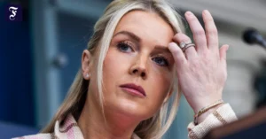karoline-leavitt-waehrend.webp.webp