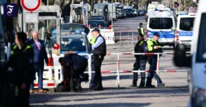 polizeifahrzeuge-am-montag-vor.webp.webp