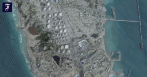 satellitenbild-der-insel-kharg.webp.webp