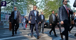 auf-werbetour-aussenminister.webp.webp