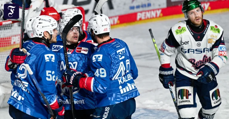 das-team-der-eisbaeren-jubelt.webp.webp