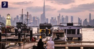 der-blick-vom-hafen-auf-die.webp.webp