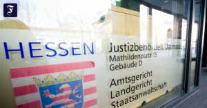 die-angeklagten-sollen-aeltere.webp.webp
