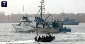 ein-minenjagdboot-der-marine.webp.webp