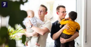 eine-familie-jan-bender-links.webp.webp