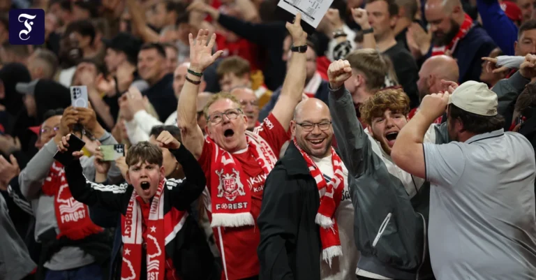 grosser-jubel-nottinghams-fans.webp.webp