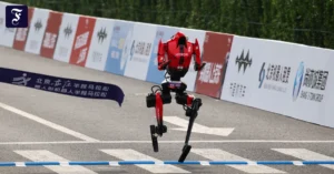 hoelzener-laufstil-ein-roboter.webp.webp