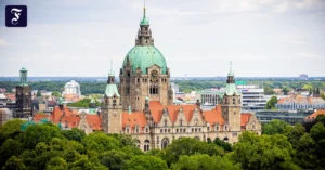 neues-rathaus-der-stadt.webp.webp