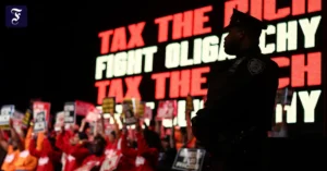 tax-the-rich-ist-das-motto-mit.webp.webp