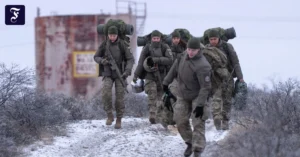 ueben-in-der-kaelte-soldaten.webp.webp