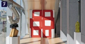 unter-einer-treppe-im.webp.webp