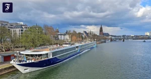 vor-der-frankfurter-skyline.webp.webp