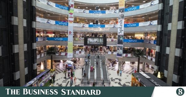 1.bashundhara_shoping_center_salahuddin_ahmed_0.jpg