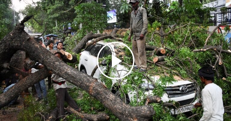 14INT-INDIA-STORM-zthk-facebookJumbo.jpg