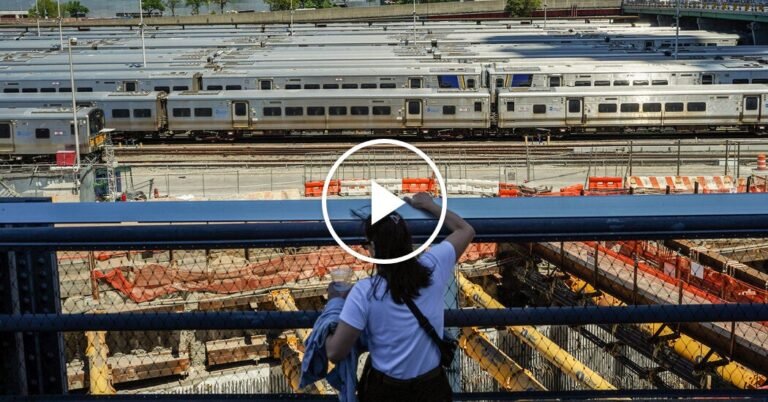 18vid-lirr-strike-cover-fvlt-facebookJumbo.jpg