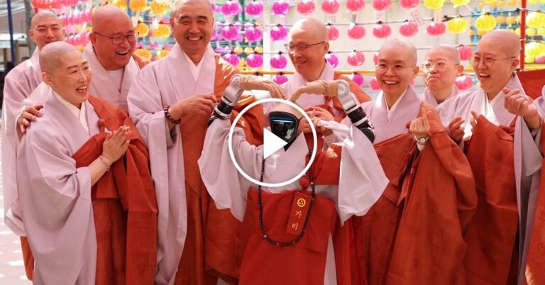 2026-05-06T054951Z_2010695814_RC2H3LARFX6Z_RTRMADP_3_SOUTHKOREA-ROBOT-MONK-facebookJumbo.jpg