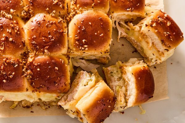 21FD-GRADUATION-RECIPES-topart-turkeyreubensliders-ckfj-articleLarge.jpg