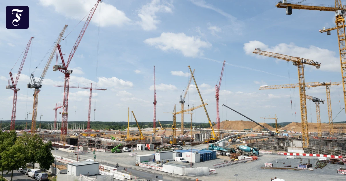 baukraene-auf-der-baustelle.webp.webp