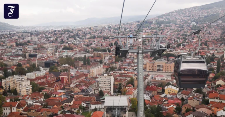 blick-aus-einer-seilbahngondel.webp.webp