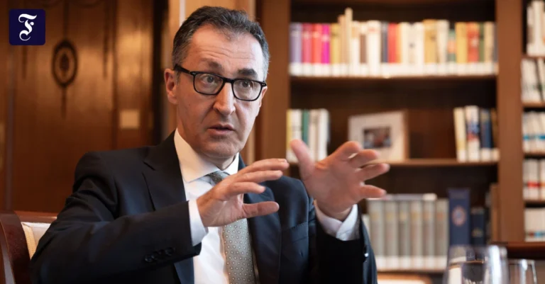 cem-oezdemir-mitte-mai-im.webp.webp