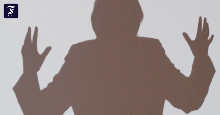 der-schatten-von-angela-merkel.webp.webp