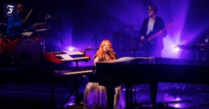 die-frau-am-klavier-tori-amos.webp.webp