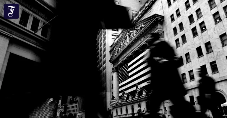 die-wall-street-in-new-york.webp.webp